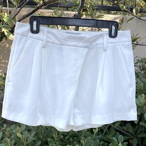 ALBERTO BIANI COUTURE White Shorts. Made in Italy. Size 10 (42). EUC!